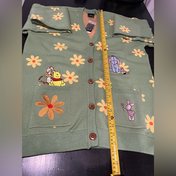 Disney Winnie the Pooh N Friends Floral Women's Cardigan - Picture 9 of 10